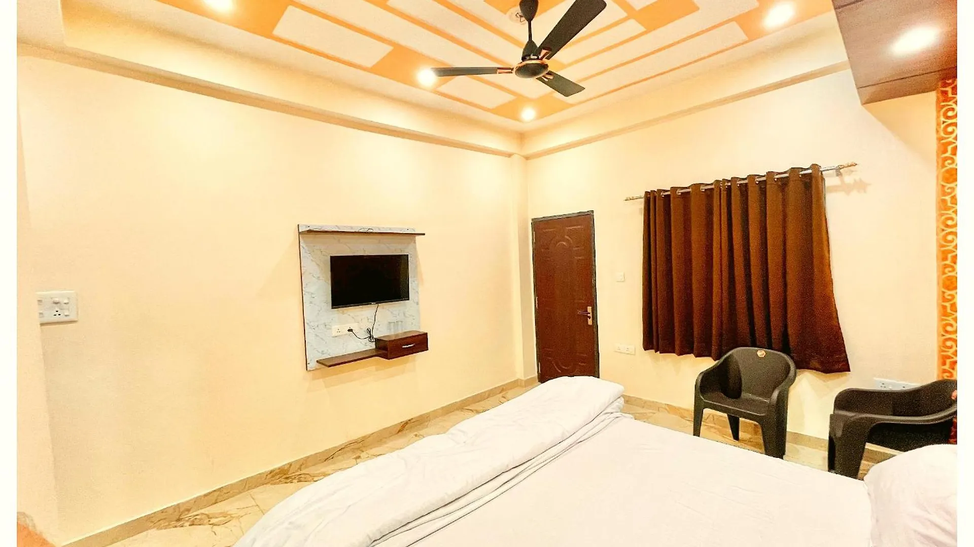 Hotel Premium Sama Palace Near Kashi Vishwanath Temple - A Top Rated Hotel Varanasi