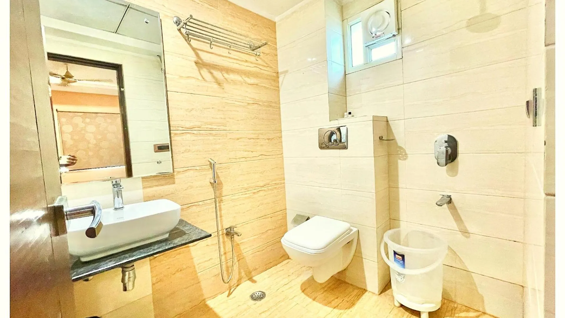 Hotel Premium Sama Palace Near Kashi Vishwanath Temple - A Top Rated Hotel Varanasi