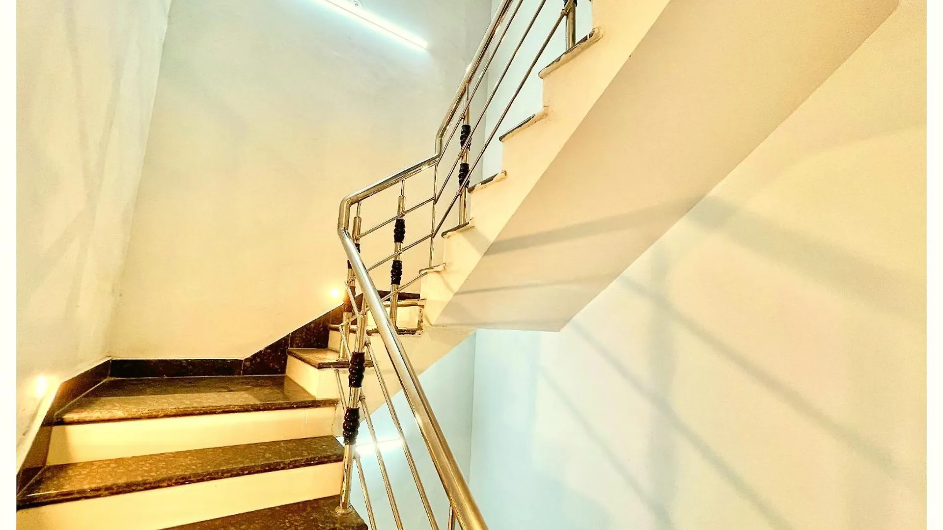 Hotel Premium Sama Palace Near Kashi Vishwanath Temple - A Top Rated Hotel Varanasi 4*,  Indien